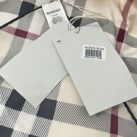 Burberry Large Vintage Check Silk Square 90 X 90 Stone $ 599.00 NWT - Picture 5 of 8